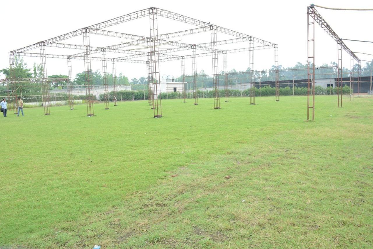 Royal Green Celebrate In Style Saharanpur Buitenkant foto