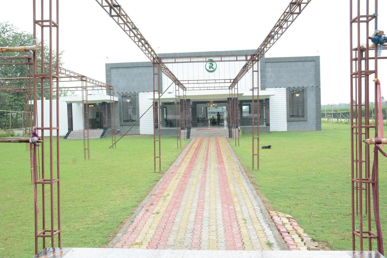 Royal Green Celebrate In Style Saharanpur Buitenkant foto