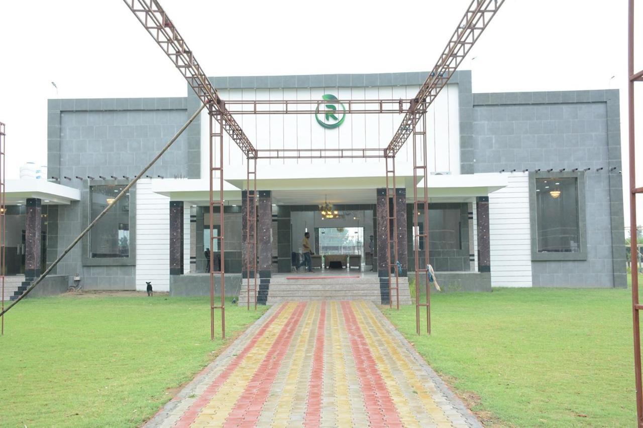 Royal Green Celebrate In Style Saharanpur Buitenkant foto