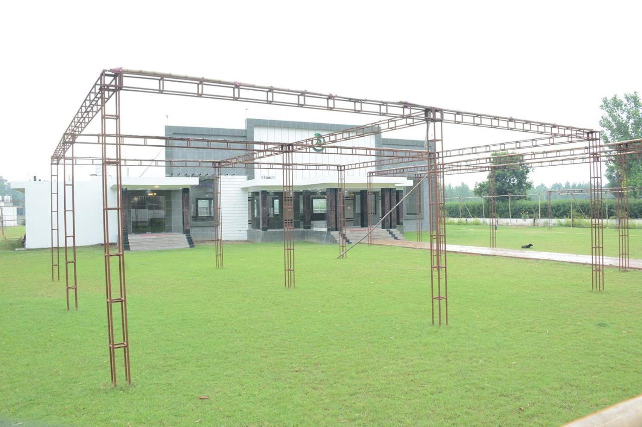 Royal Green Celebrate In Style Saharanpur Buitenkant foto